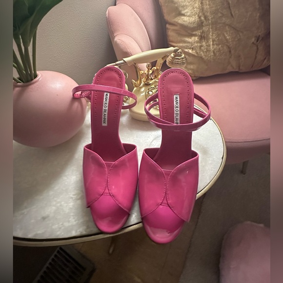 Manolo Blahnik - Picture 9 of 9